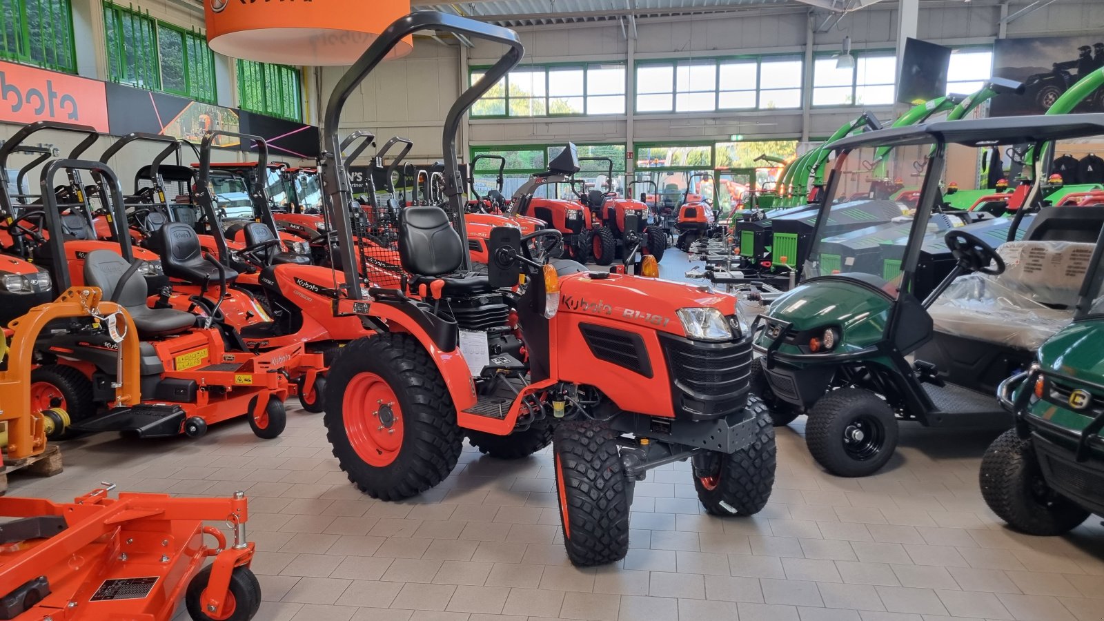 Kommunaltraktor of the type Kubota B1181, Neumaschine in Olpe (Picture 8)