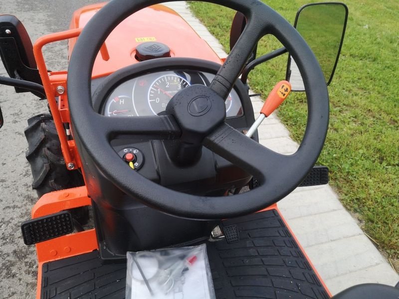 Kommunaltraktor typu Kubota B1241 D-EC, Neumaschine w NATTERNBACH (Zdjęcie 9)