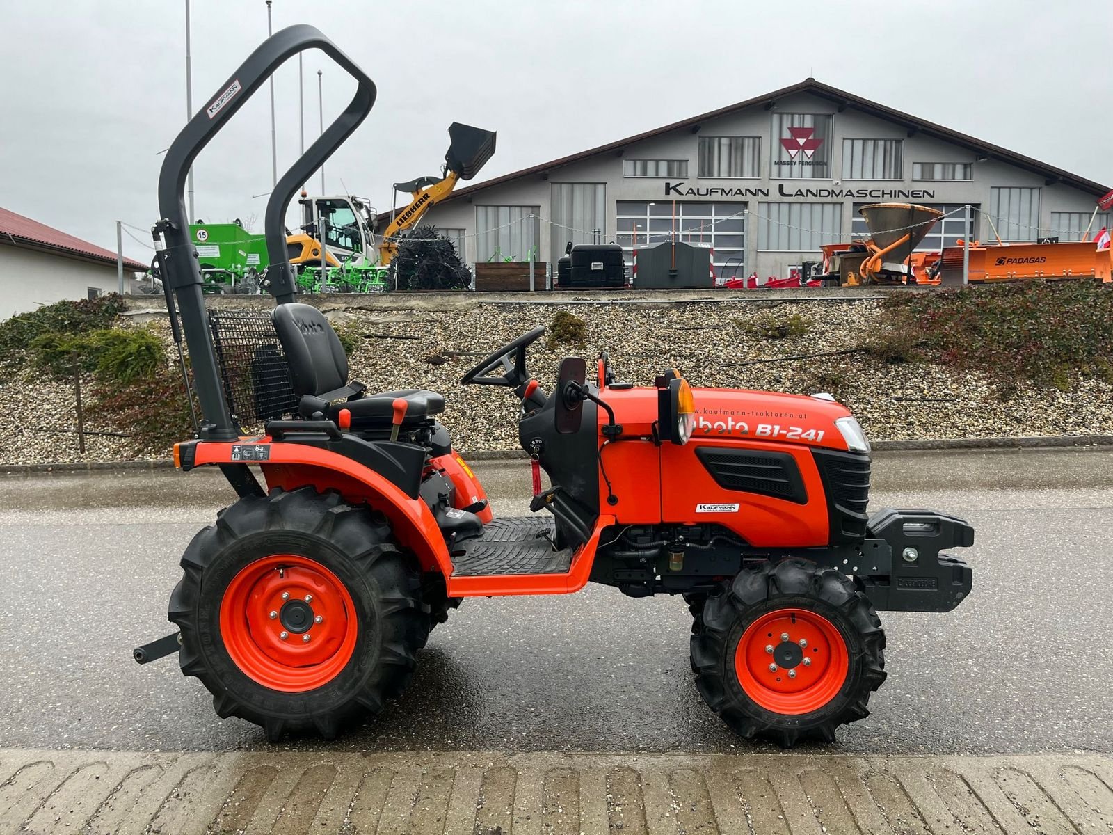 Kommunaltraktor des Typs Kubota B1241 D-EC, Vorführmaschine in NATTERNBACH (Bild 10)