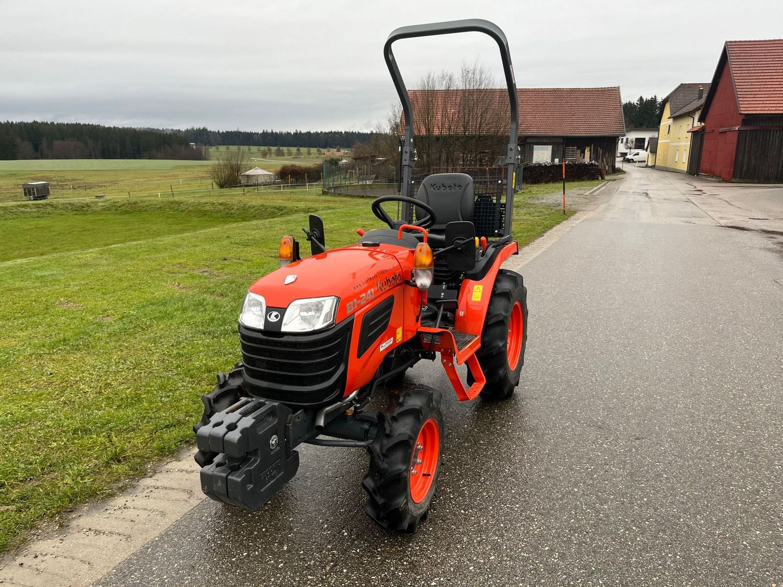 Kommunaltraktor des Typs Kubota B1241 D-EC, Vorführmaschine in NATTERNBACH (Bild 8)