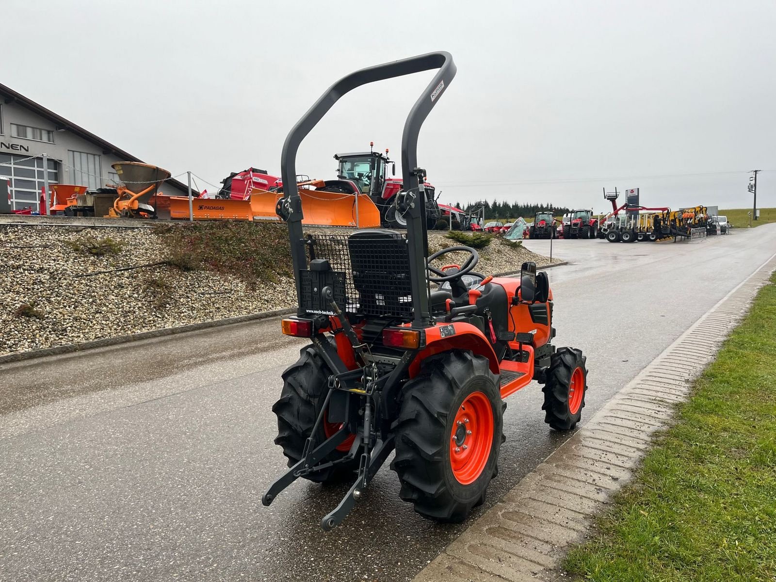 Kommunaltraktor des Typs Kubota B1241 D-EC, Vorführmaschine in NATTERNBACH (Bild 4)