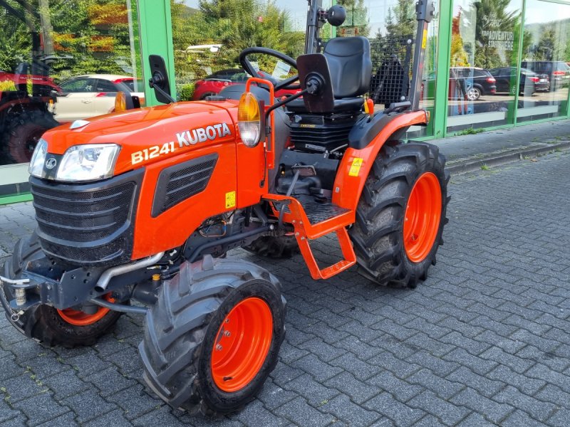 Kommunaltraktor of the type Kubota B1241, Gebrauchtmaschine in Olpe