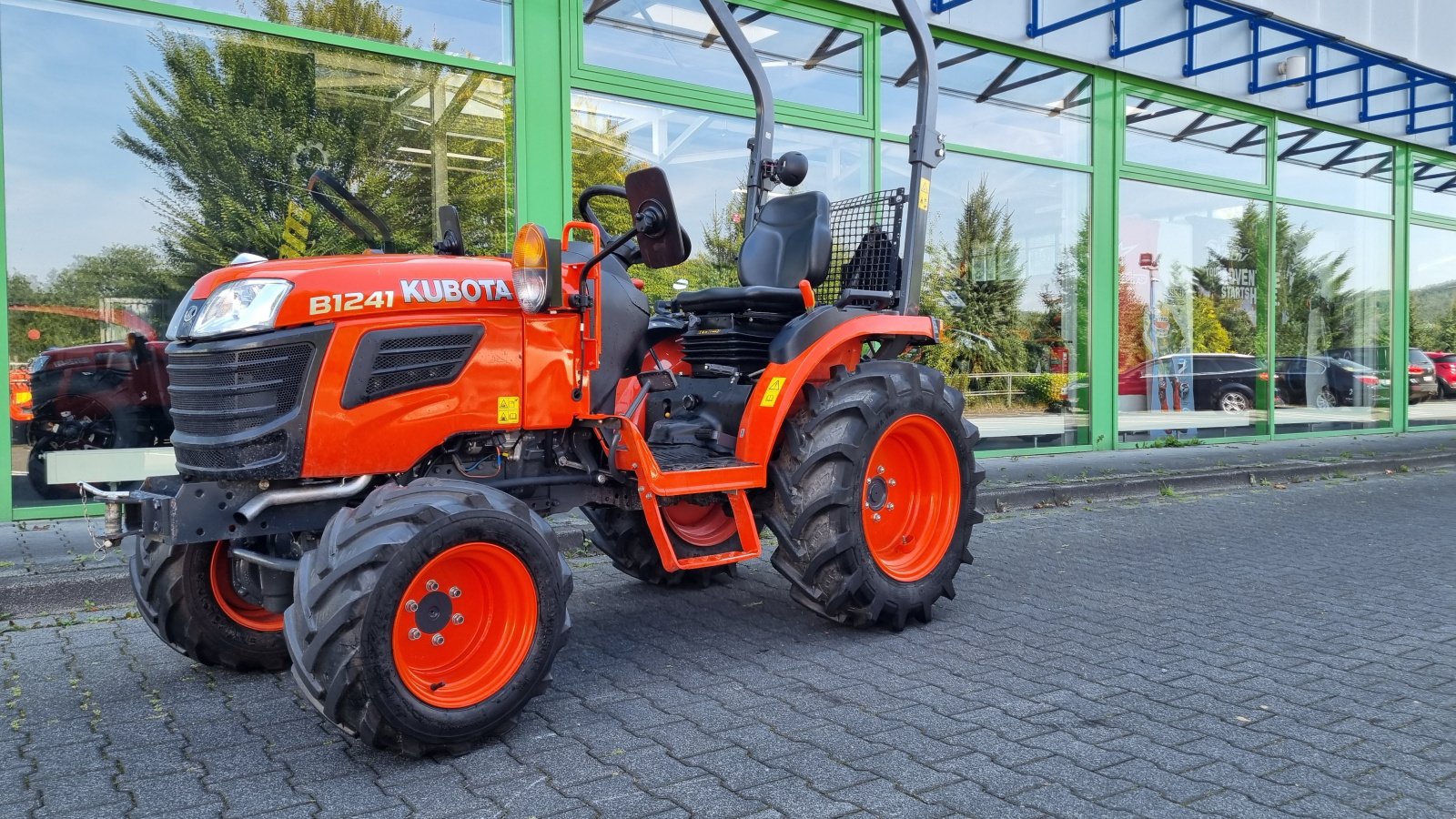 Kommunaltraktor del tipo Kubota B1241, Gebrauchtmaschine en Olpe (Imagen 2)