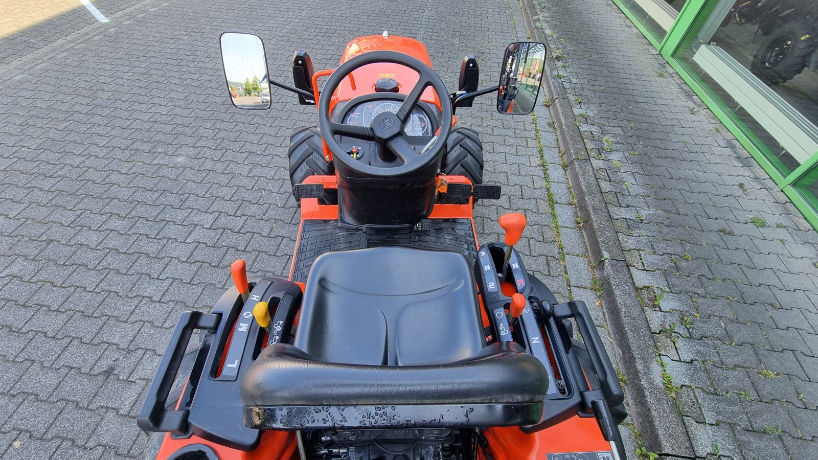 Kommunaltraktor des Typs Kubota B1241, Gebrauchtmaschine in Olpe (Bild 14)