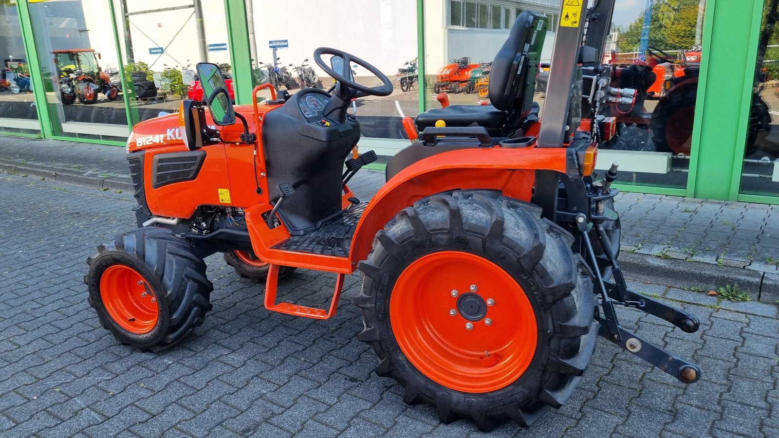 Kommunaltraktor Türe ait Kubota B1241, Gebrauchtmaschine içinde Olpe (resim 16)