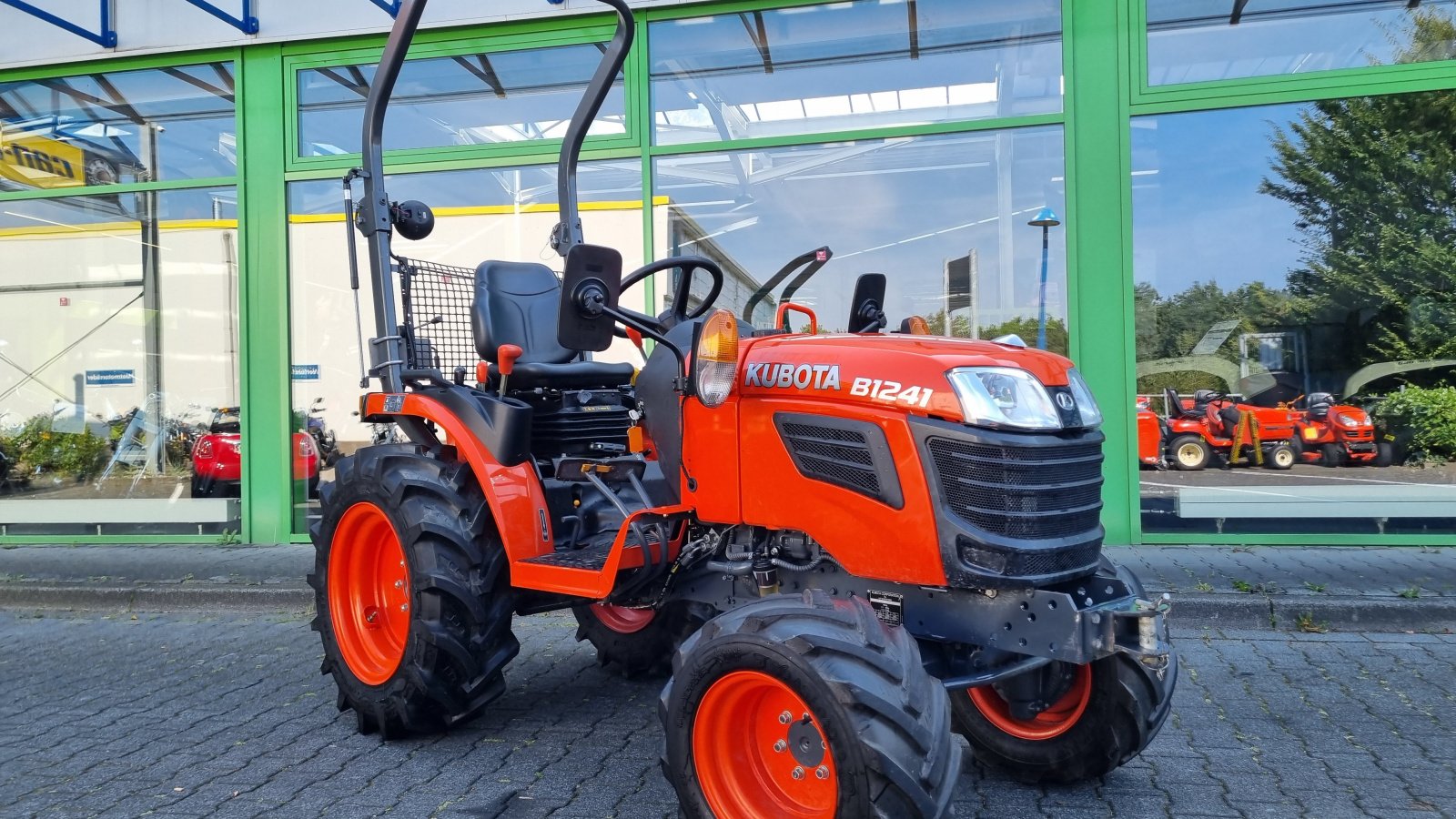 Kommunaltraktor типа Kubota B1241, Gebrauchtmaschine в Olpe (Фотография 17)