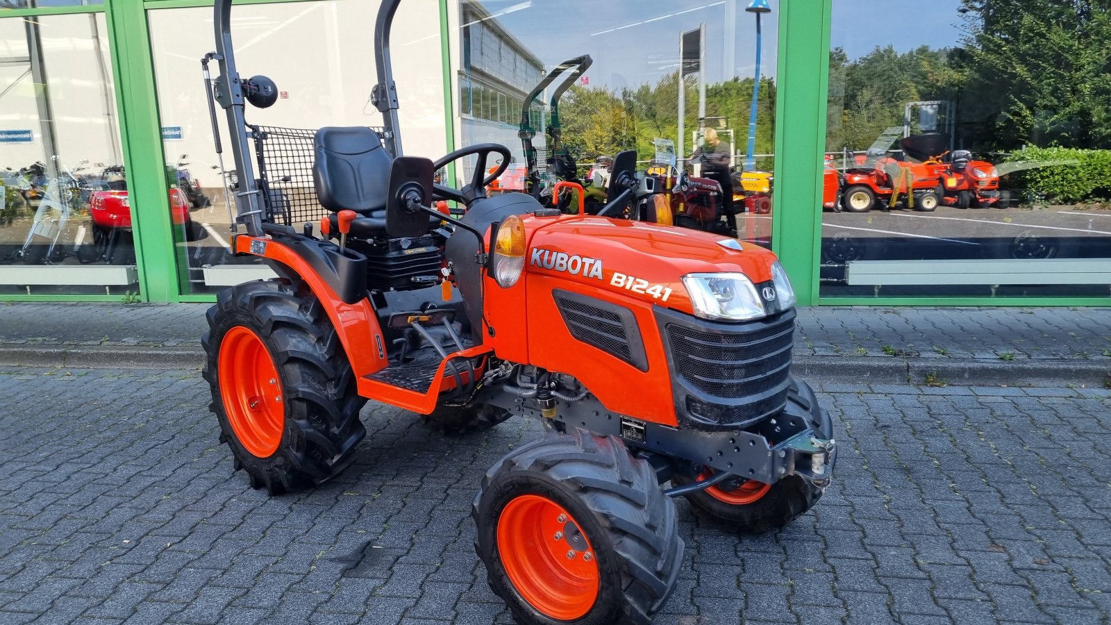 Kommunaltraktor του τύπου Kubota B1241, Gebrauchtmaschine σε Olpe (Φωτογραφία 18)