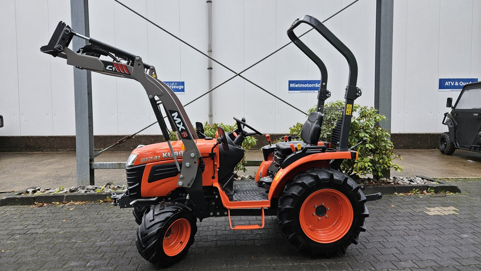 Kommunaltraktor des Typs Kubota B1241, Gebrauchtmaschine in Olpe (Bild 1)