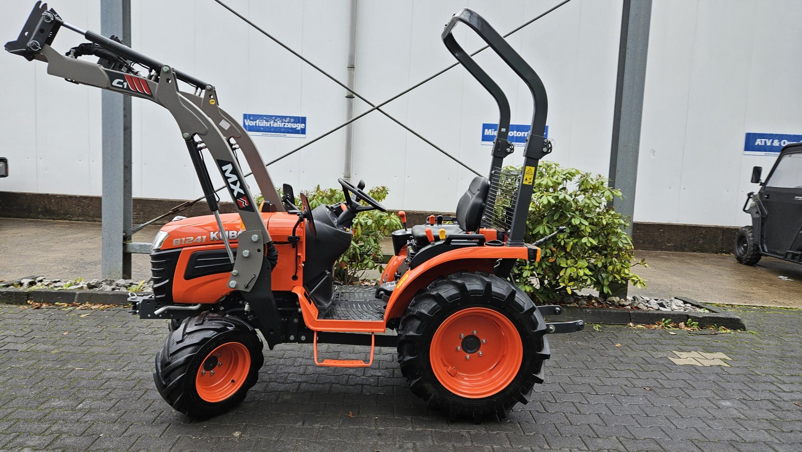 Kommunaltraktor des Typs Kubota B1241, Gebrauchtmaschine in Olpe (Bild 2)