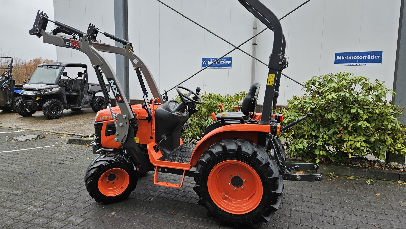 Kommunaltraktor des Typs Kubota B1241, Gebrauchtmaschine in Olpe (Bild 4)