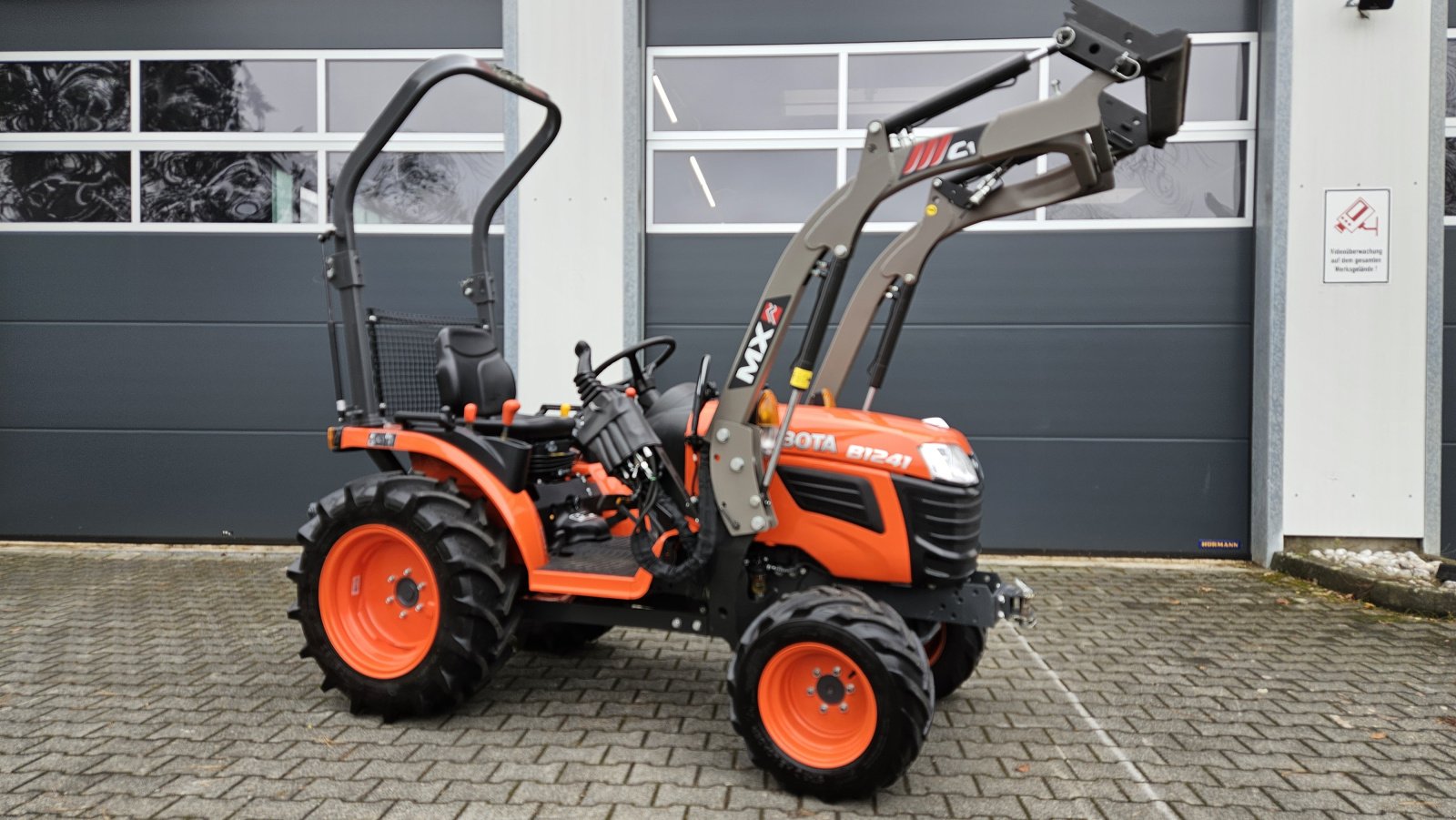 Kommunaltraktor от тип Kubota B1241, Gebrauchtmaschine в Olpe (Снимка 1)