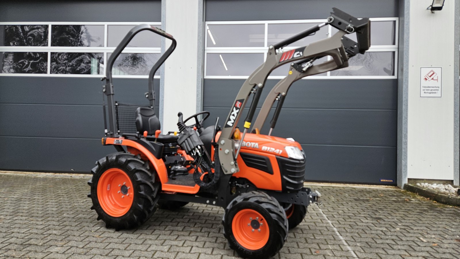 Kommunaltraktor от тип Kubota B1241, Gebrauchtmaschine в Olpe (Снимка 2)