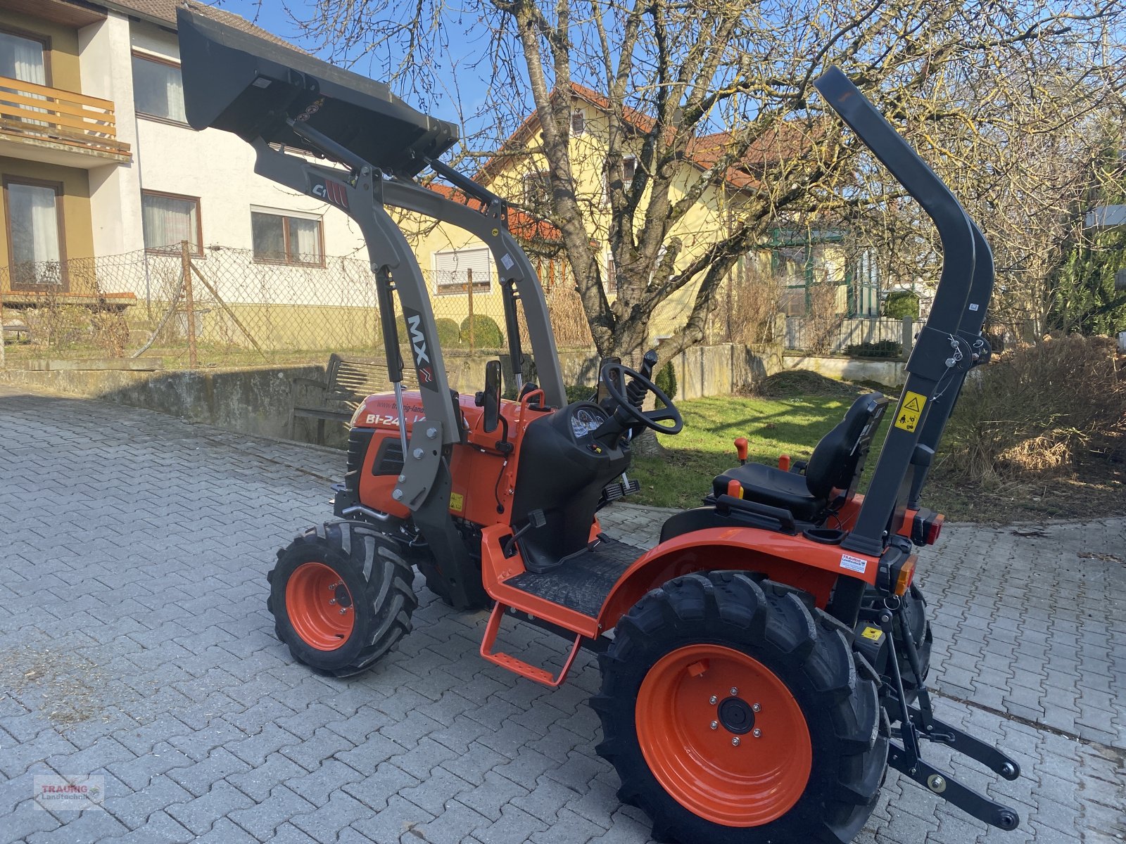 Kommunaltraktor van het type Kubota B1241, Neumaschine in Mainburg/Wambach (Foto 5)