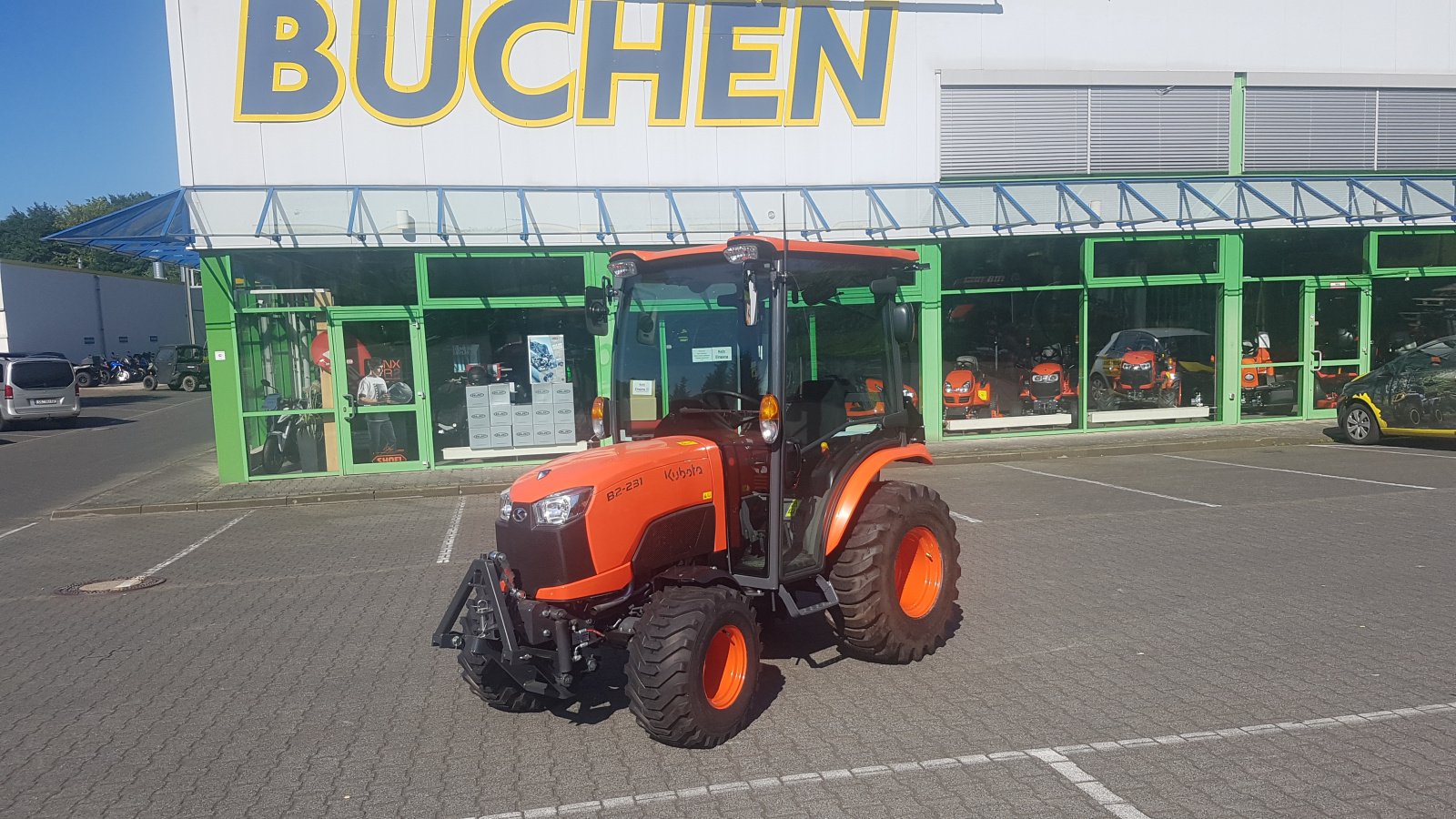 Kommunaltraktor des Typs Kubota B2-231 H CAB, Neumaschine in Olpe (Bild 2)