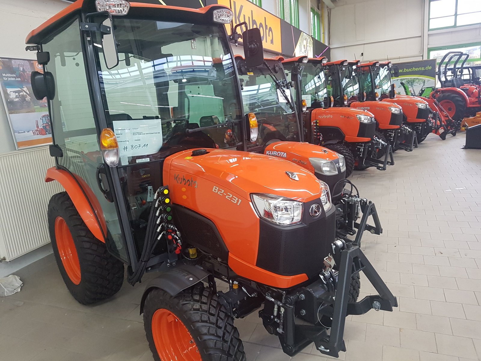 Kommunaltraktor des Typs Kubota B2-231 H CAB, Neumaschine in Olpe (Bild 5)