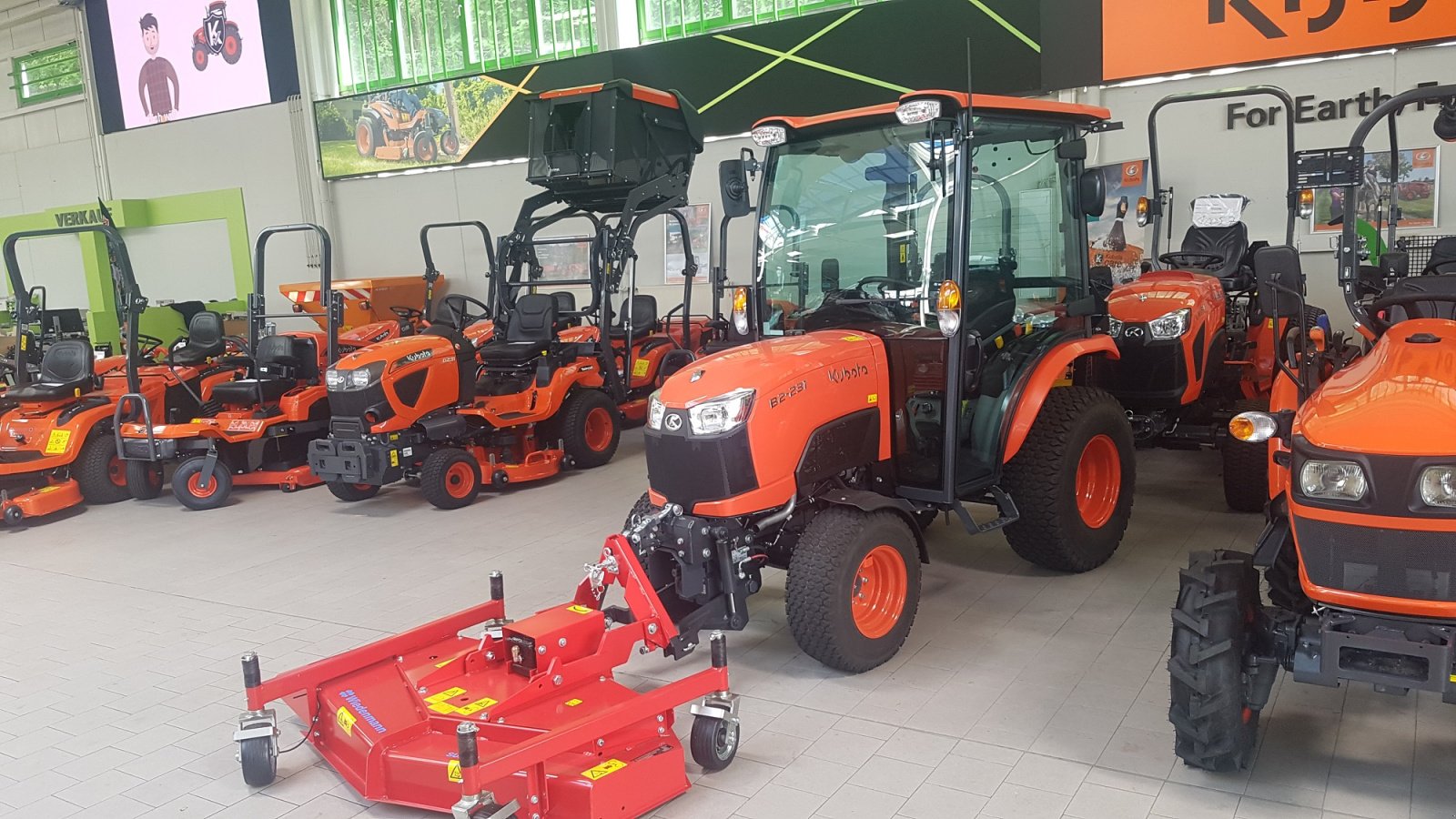 Kommunaltraktor des Typs Kubota B2-231 H CAB, Neumaschine in Olpe (Bild 10)