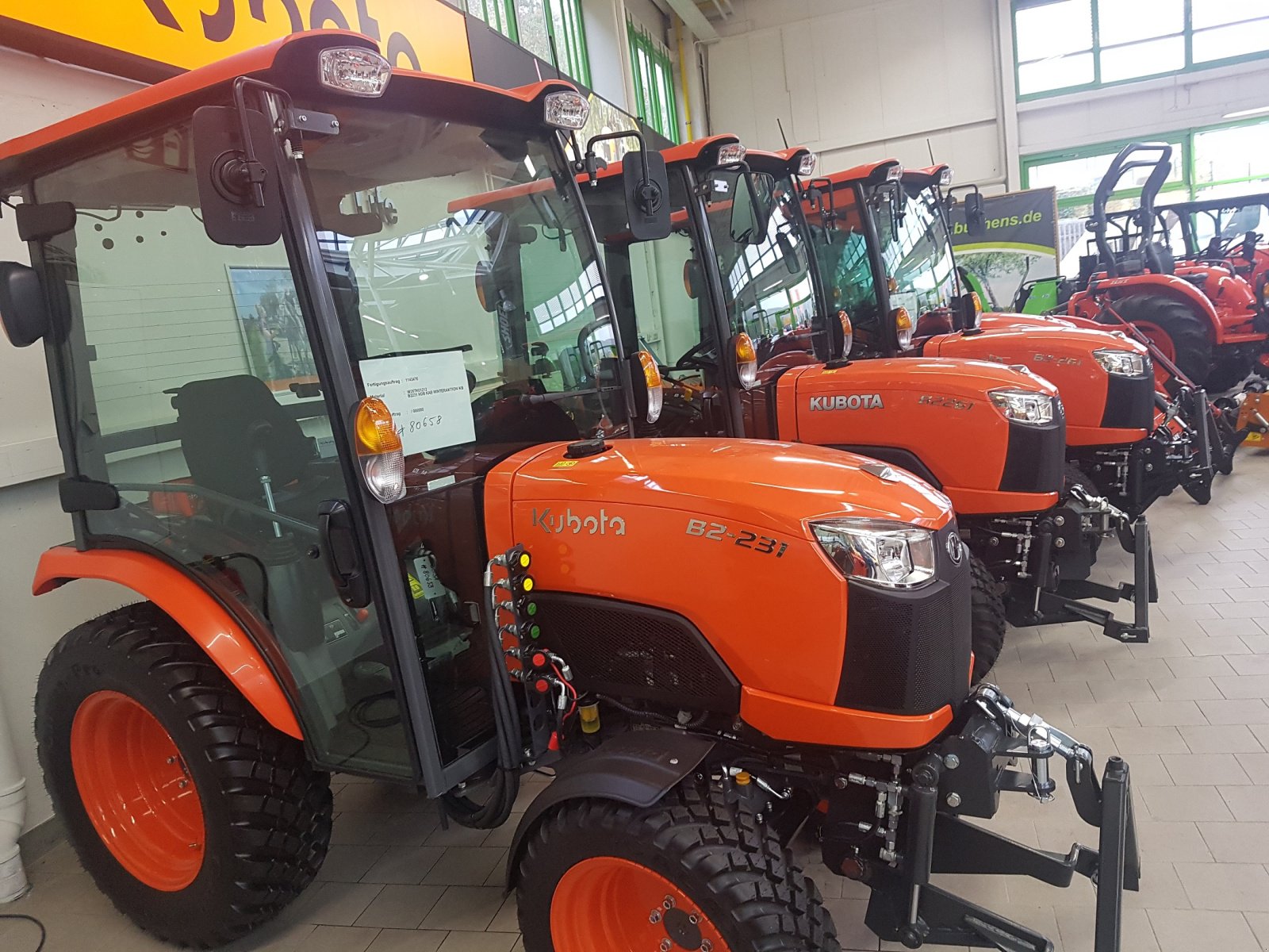 Kommunaltraktor tipa Kubota B2-231H CAB ab 0,99%, Neumaschine u Olpe (Slika 2)