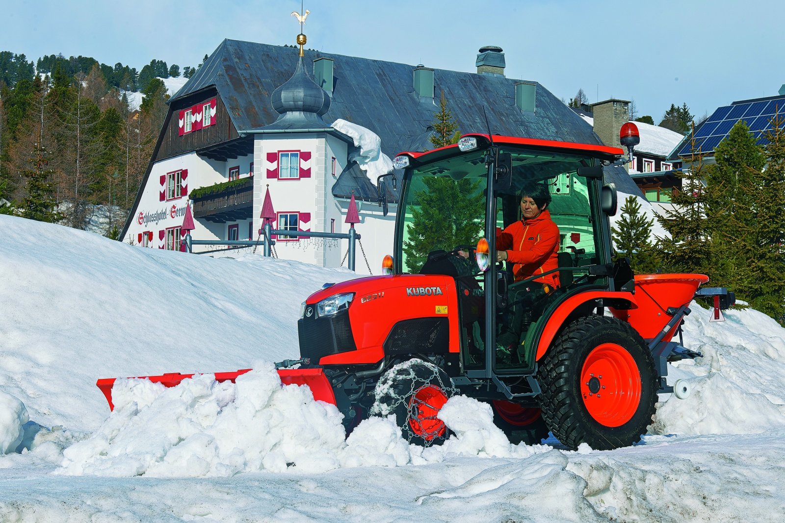 Kommunaltraktor of the type Kubota B2-231H CAB ab 0,99% Winterdienstpaket, Neumaschine in Olpe (Picture 5)