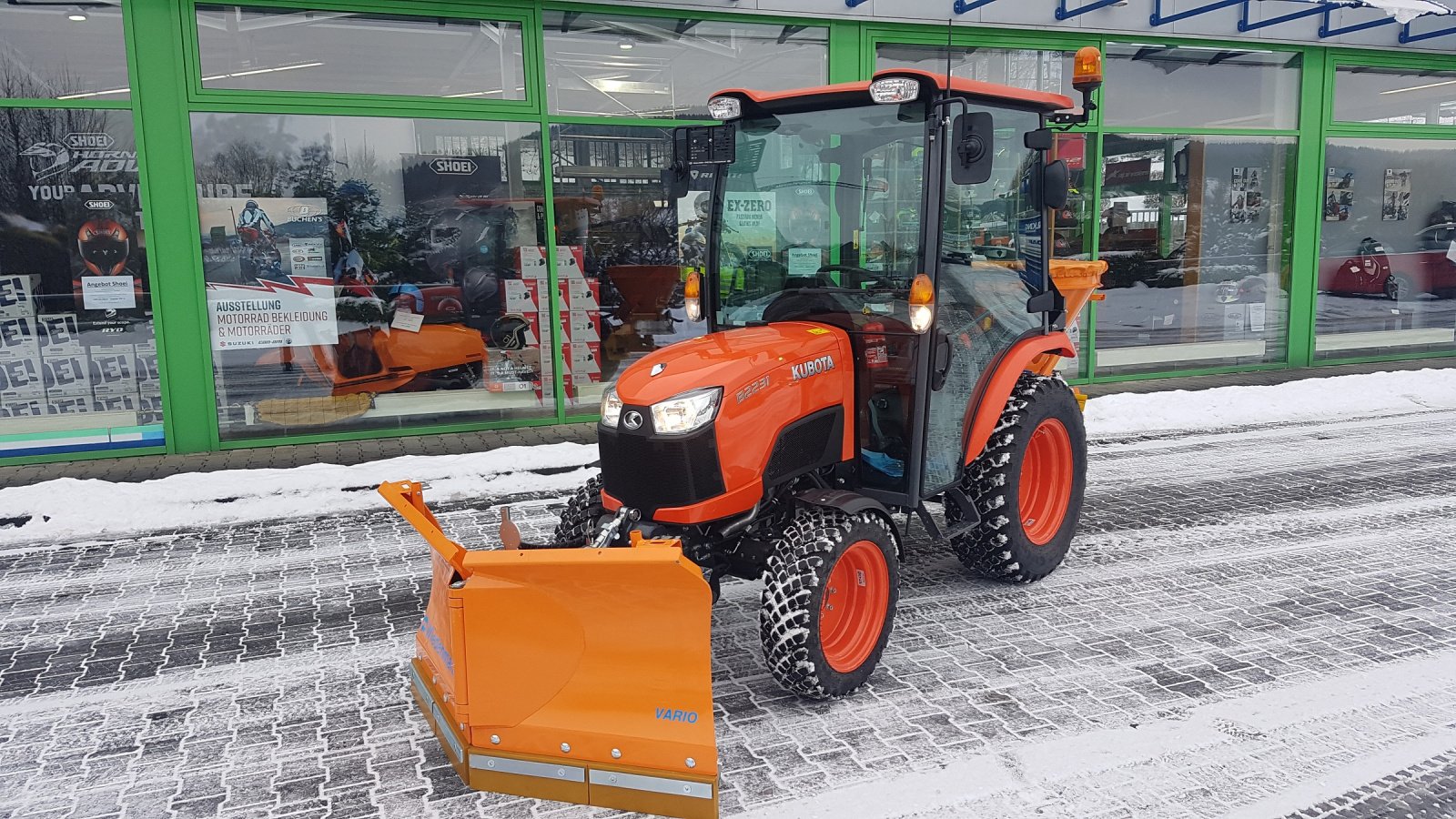 Kommunaltraktor typu Kubota B2-231H CAB ab 0,99% Winterdienstpaket, Neumaschine w Olpe (Zdjęcie 8)