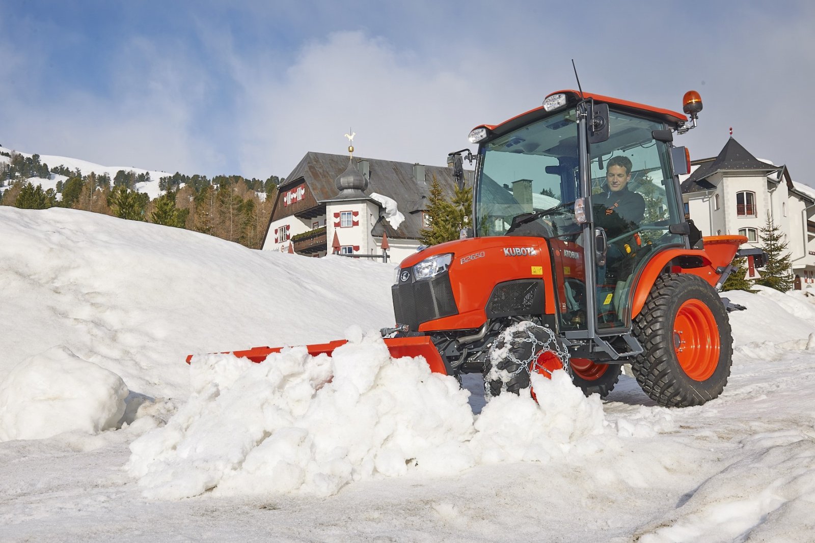 Kommunaltraktor van het type Kubota B2-231H CAB ab 0,99% Winterdienstpaket, Neumaschine in Olpe (Foto 7)