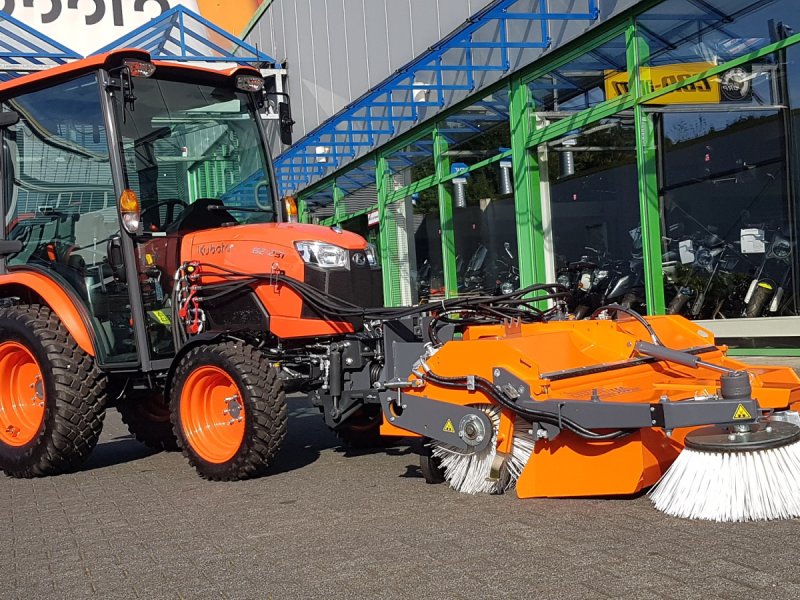 Kommunaltraktor tip Kubota B2-231H CAB, Neumaschine in Olpe