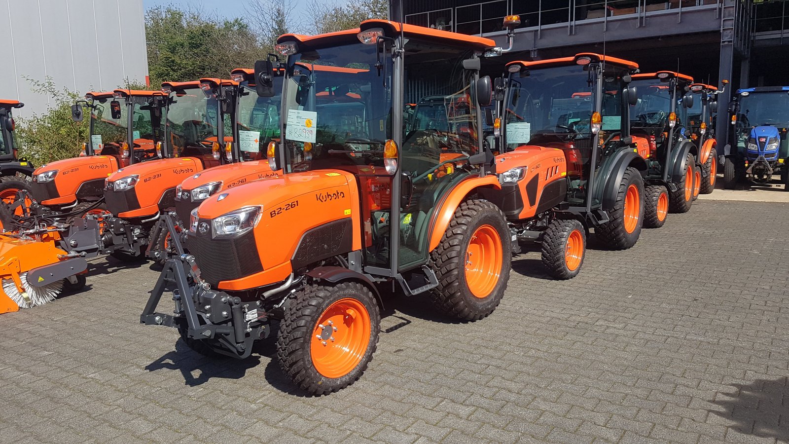 Kommunaltraktor Türe ait Kubota B2-261 H CAB, Neumaschine içinde Olpe (resim 3)