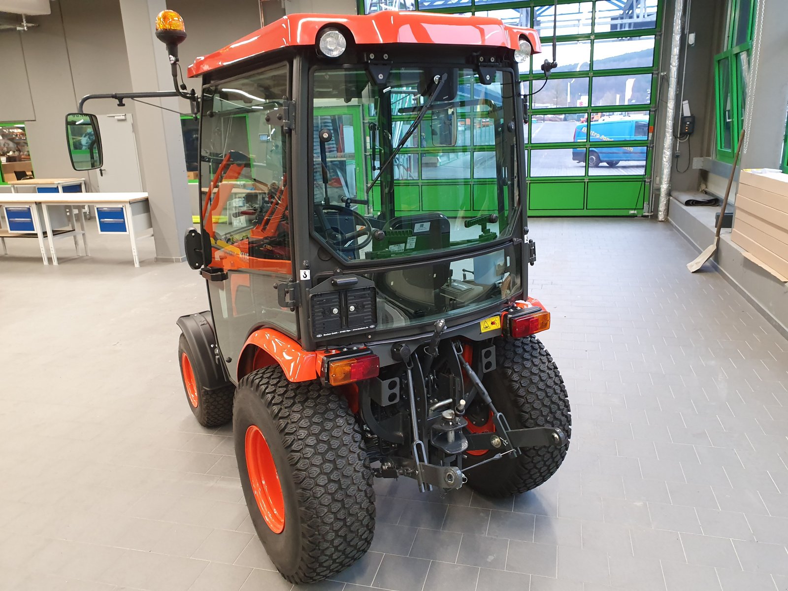 Kommunaltraktor του τύπου Kubota B2-261 H, Neumaschine σε Olpe (Φωτογραφία 4)