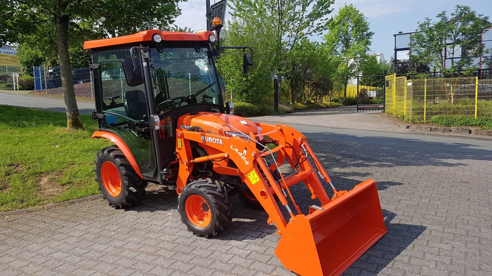 Kommunaltraktor del tipo Kubota B2-261 H, Neumaschine en Olpe (Imagen 6)