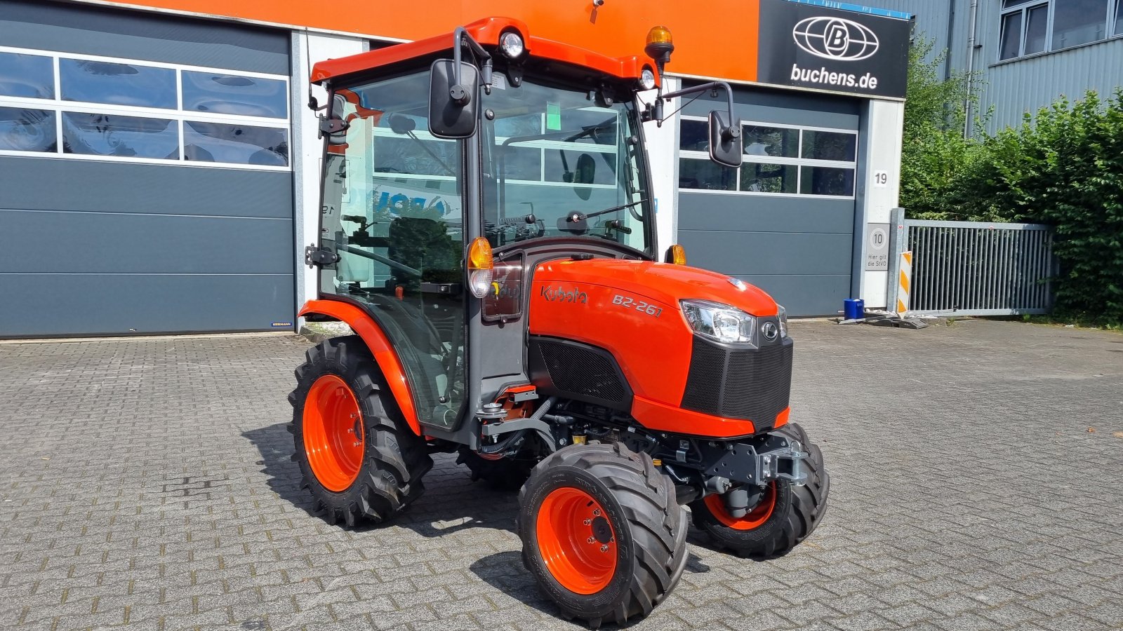 Kommunaltraktor van het type Kubota B2-261 H, Neumaschine in Olpe (Foto 9)