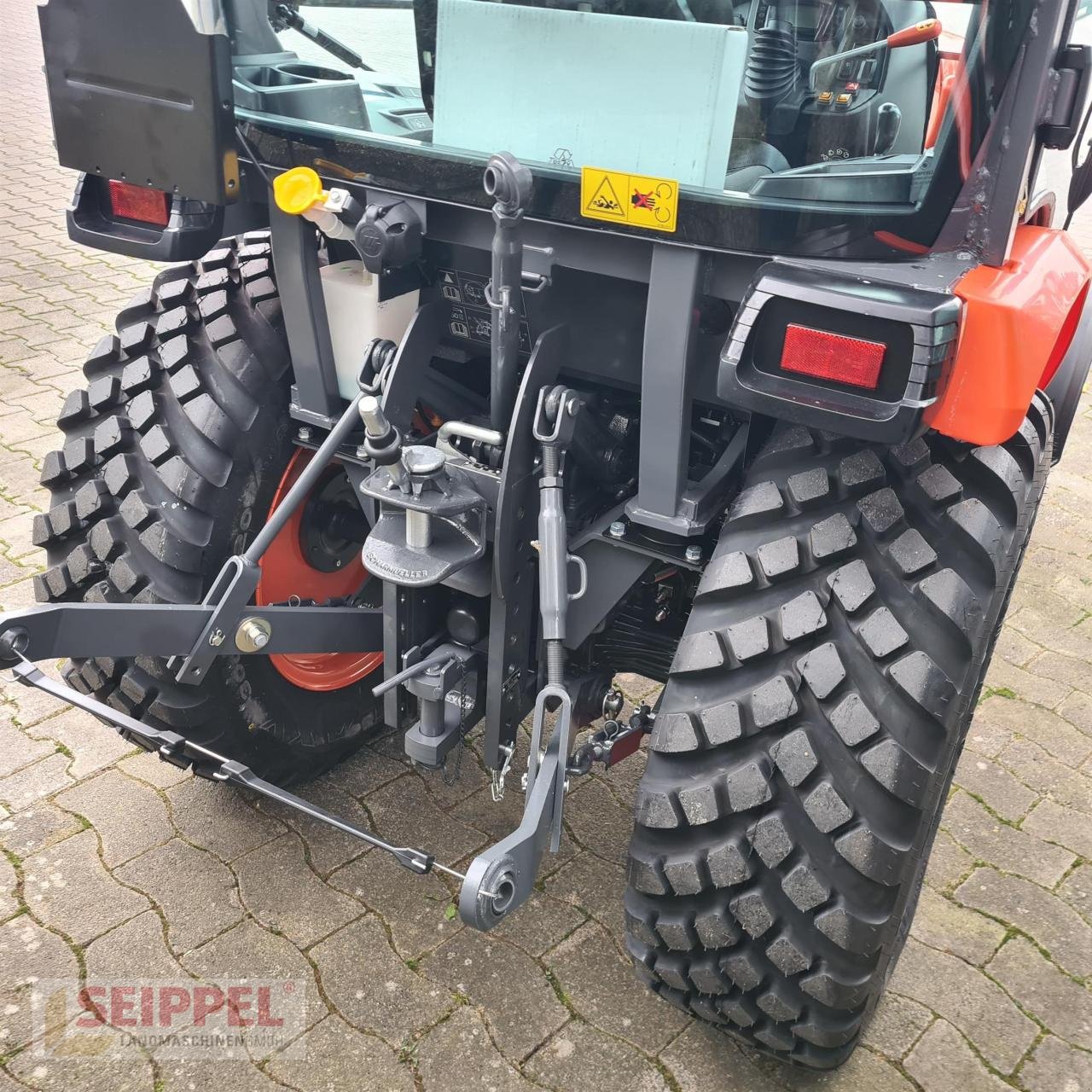 Kommunaltraktor του τύπου Kubota B2-261 HDB CAB, Neumaschine σε Groß-Umstadt (Φωτογραφία 3)