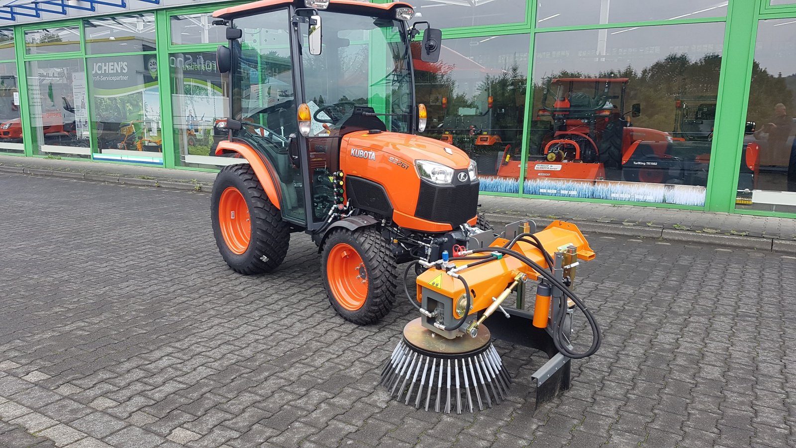 Kommunaltraktor typu Kubota B2-261H CAB ab 0,99%, Neumaschine v Olpe (Obrázok 3)