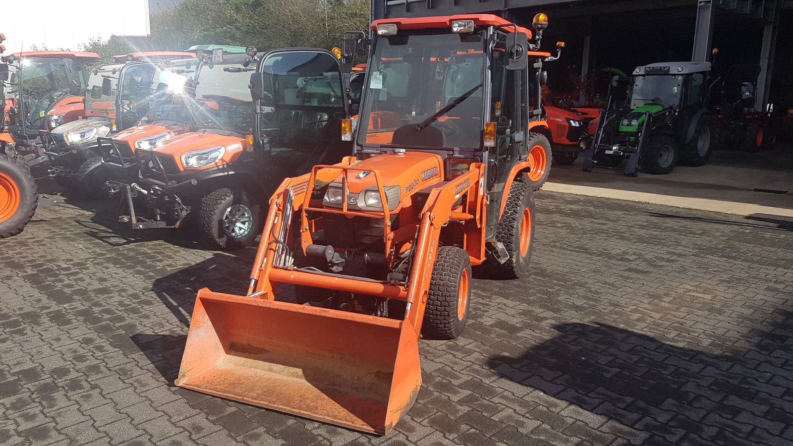 Kommunaltraktor van het type Kubota B2230 CAB, Gebrauchtmaschine in Olpe (Foto 4)