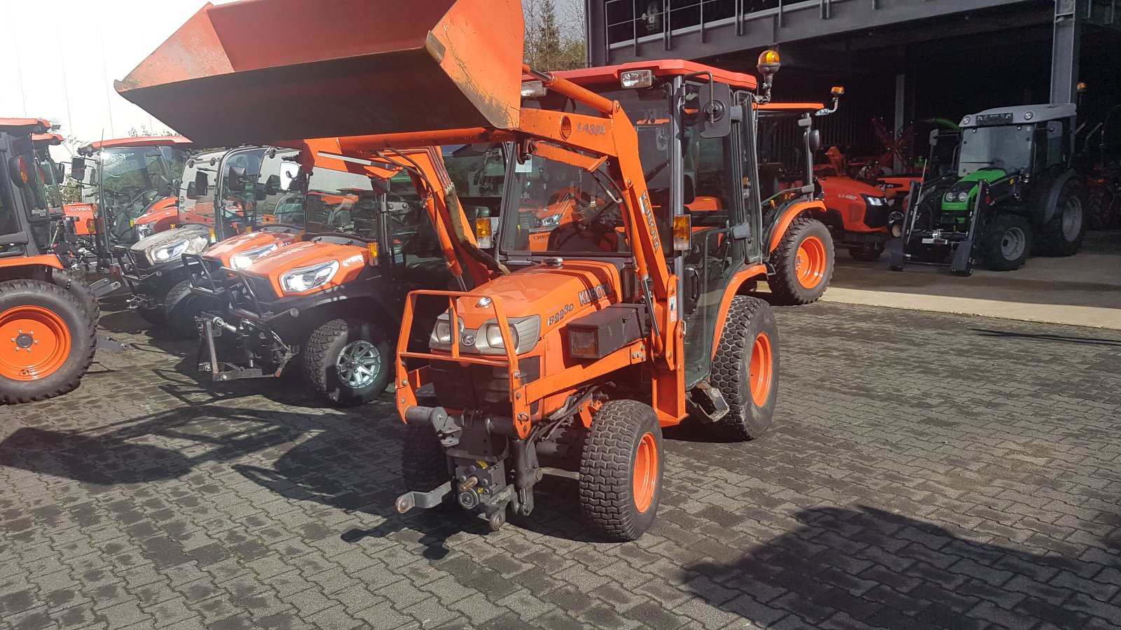 Kommunaltraktor van het type Kubota B2230 CAB, Gebrauchtmaschine in Olpe (Foto 5)