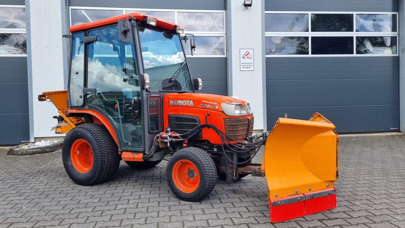 Kommunaltraktor des Typs Kubota B2230, Gebrauchtmaschine in Olpe (Bild 1)