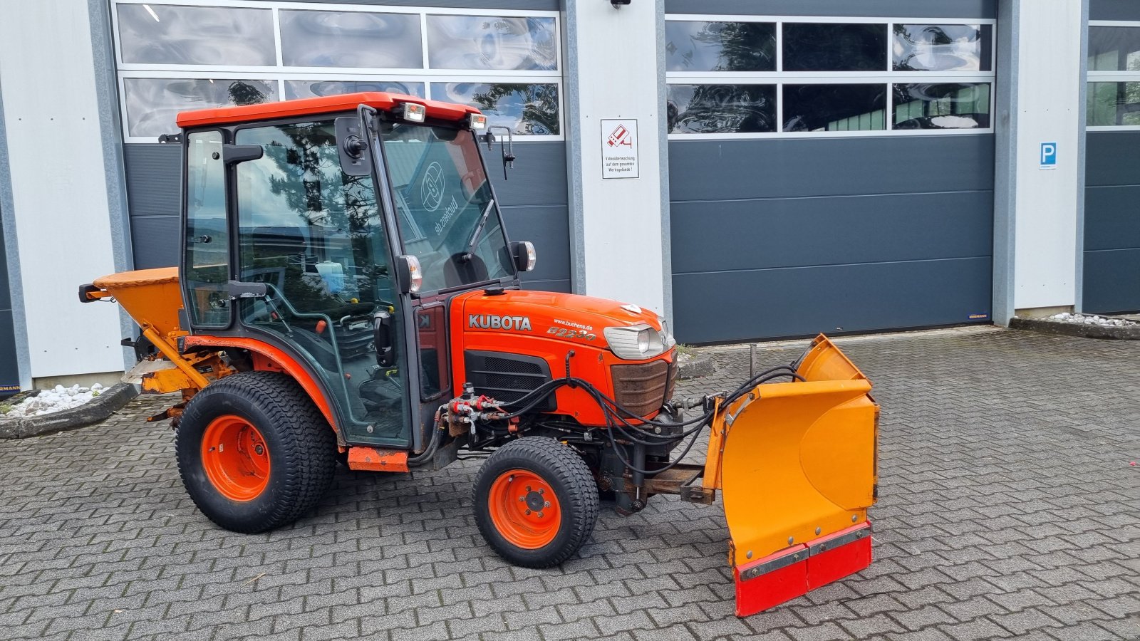 Kommunaltraktor des Typs Kubota B2230, Gebrauchtmaschine in Olpe (Bild 2)