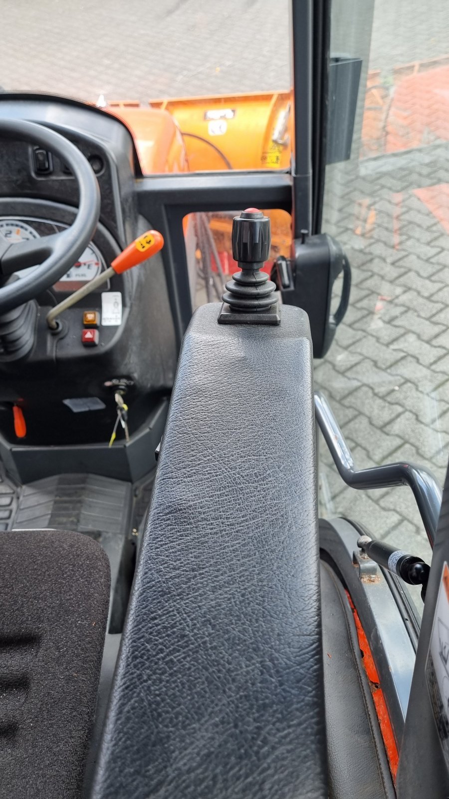 Kommunaltraktor des Typs Kubota B2230, Gebrauchtmaschine in Olpe (Bild 10)