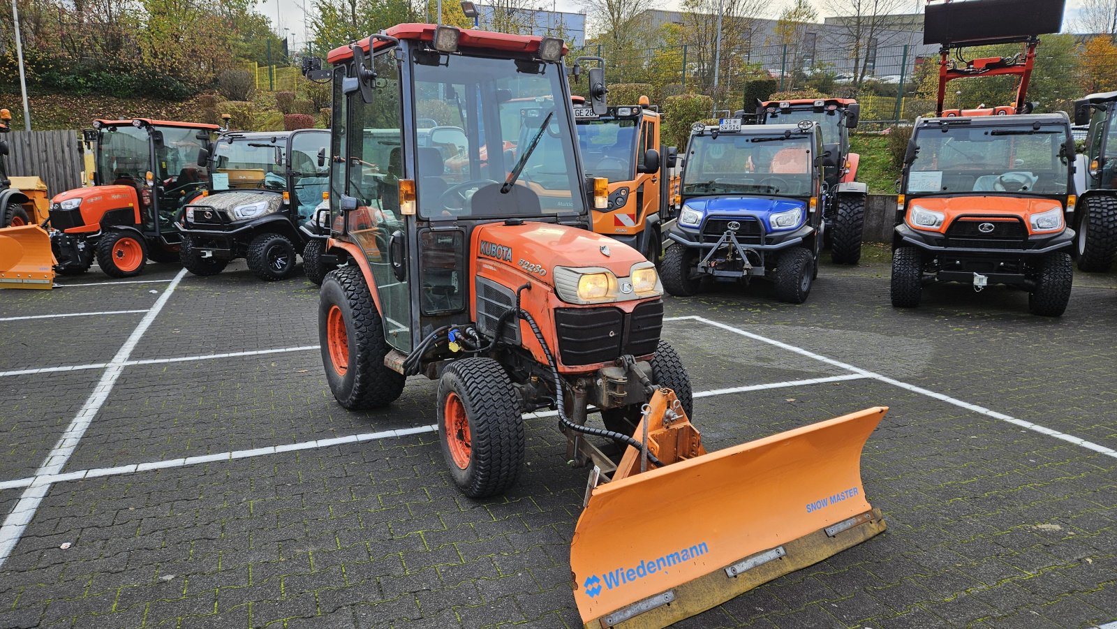 Kommunaltraktor des Typs Kubota B2230, Gebrauchtmaschine in Olpe (Bild 3)