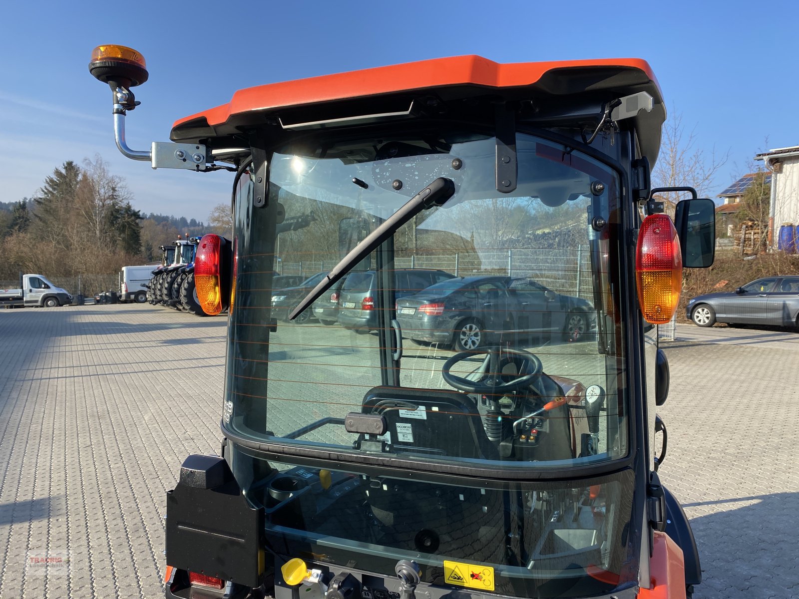 Kommunaltraktor of the type Kubota B2261 CAB, Neumaschine in Mainburg/Wambach (Picture 5)