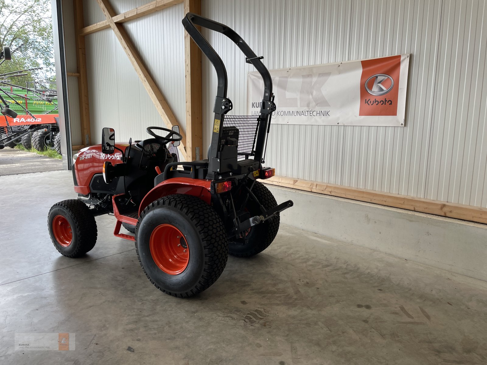 Kommunaltraktor des Typs Kubota B2261, Neumaschine in Biessenhofen (Bild 3)