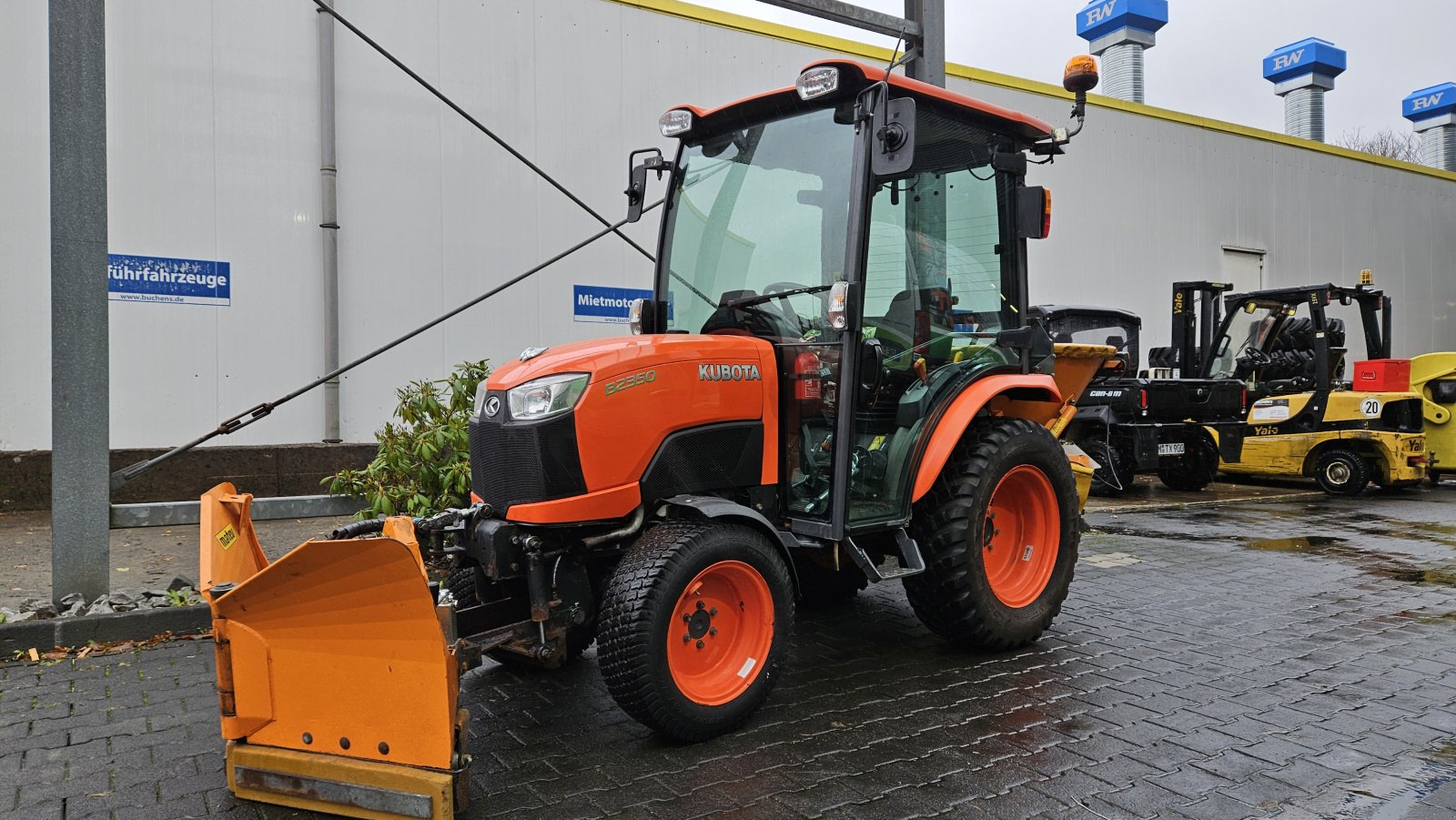 Kommunaltraktor van het type Kubota B2350 Winterdienst, Gebrauchtmaschine in Olpe (Foto 1)