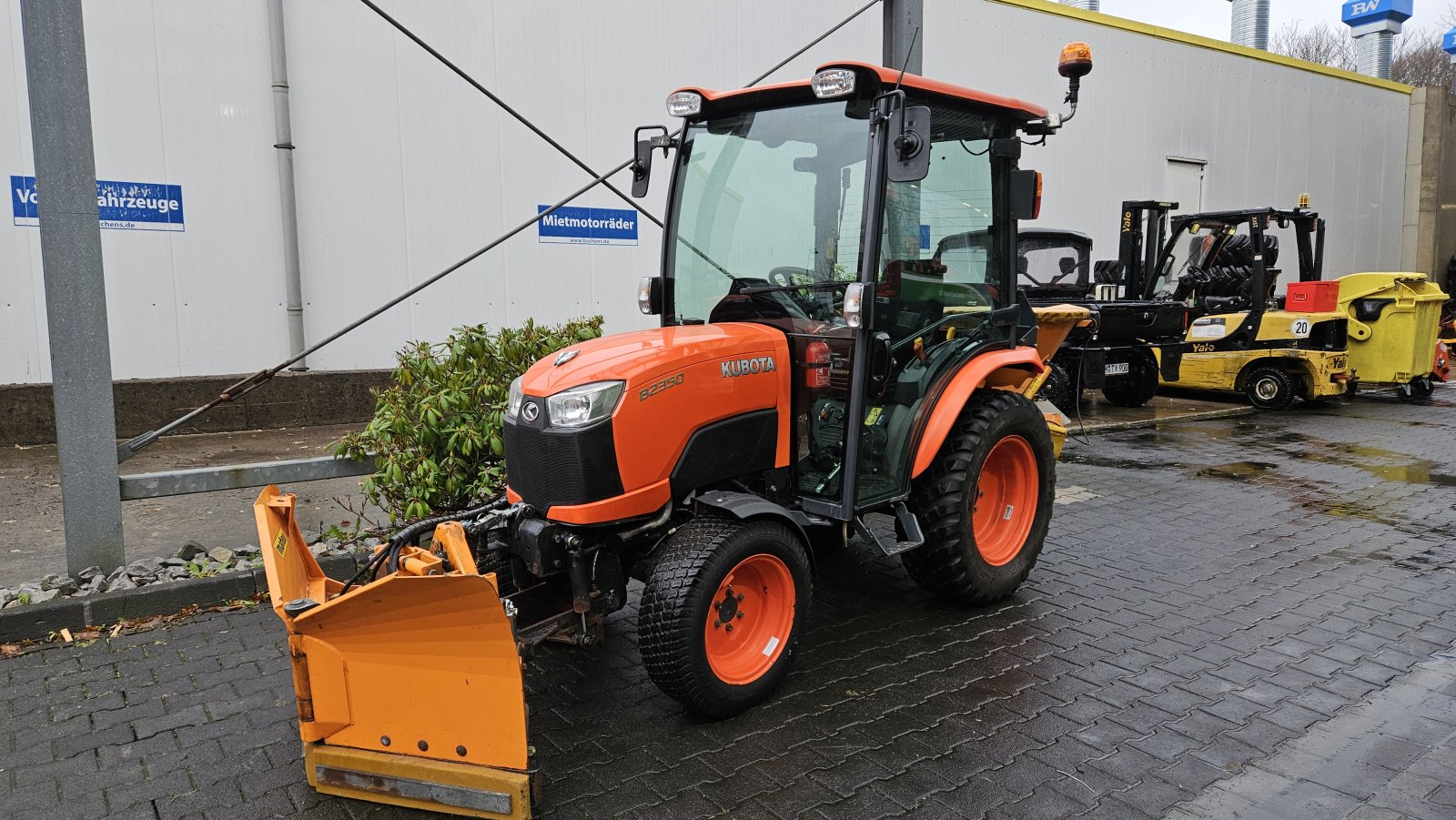 Kommunaltraktor van het type Kubota B2350 Winterdienst, Gebrauchtmaschine in Olpe (Foto 2)