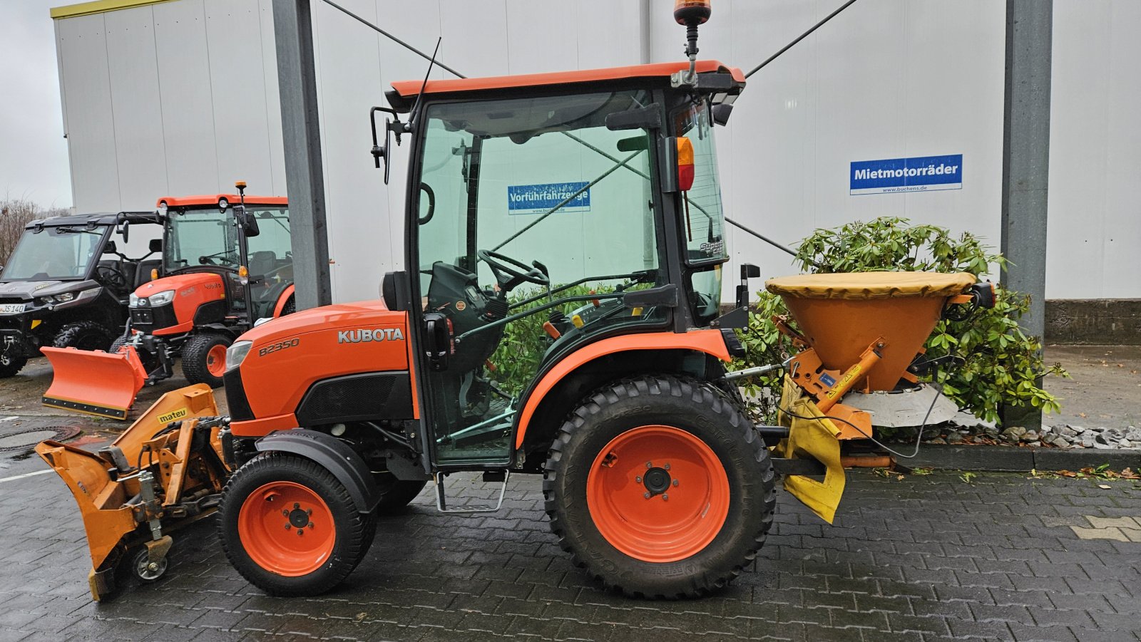 Kommunaltraktor van het type Kubota B2350 Winterdienst, Gebrauchtmaschine in Olpe (Foto 13)