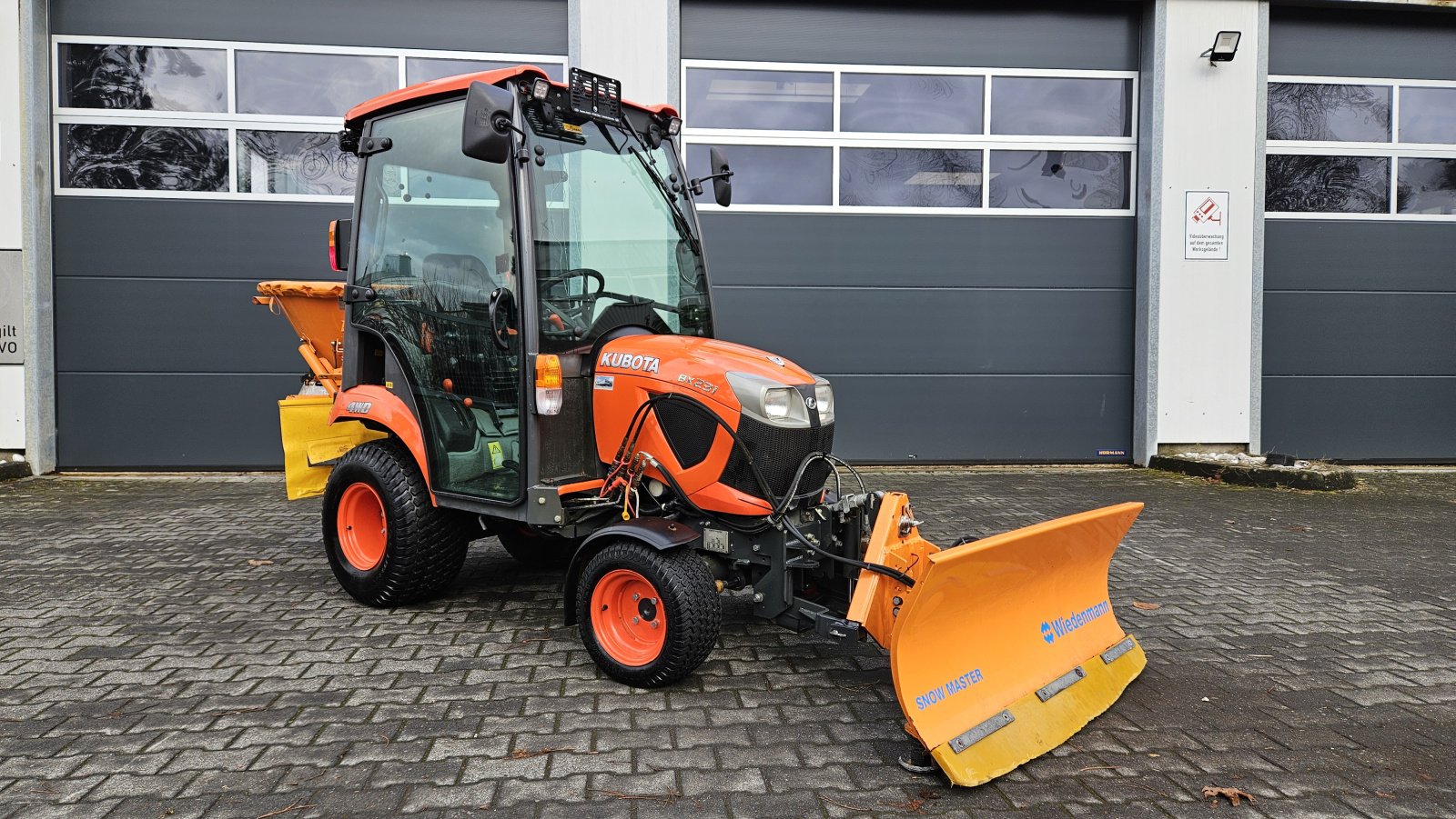 Kommunaltraktor typu Kubota BX 231 CAB Winterdienst, Gebrauchtmaschine w Olpe (Zdjęcie 3)