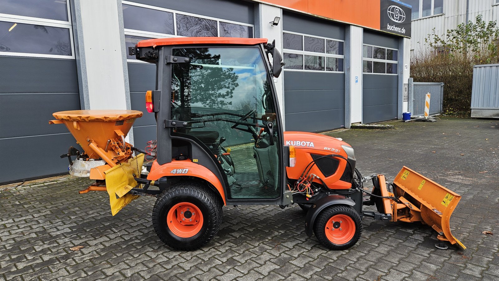 Kommunaltraktor typu Kubota BX 231 CAB Winterdienst, Gebrauchtmaschine w Olpe (Zdjęcie 7)