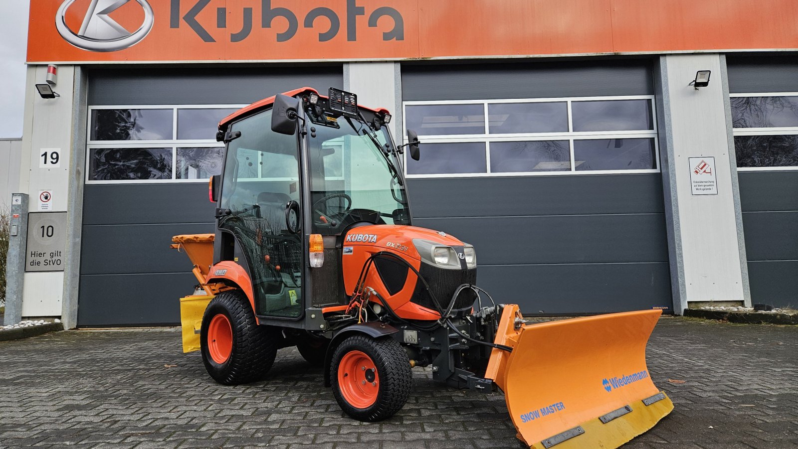 Kommunaltraktor typu Kubota BX 231 CAB Winterdienst, Gebrauchtmaschine w Olpe (Zdjęcie 18)