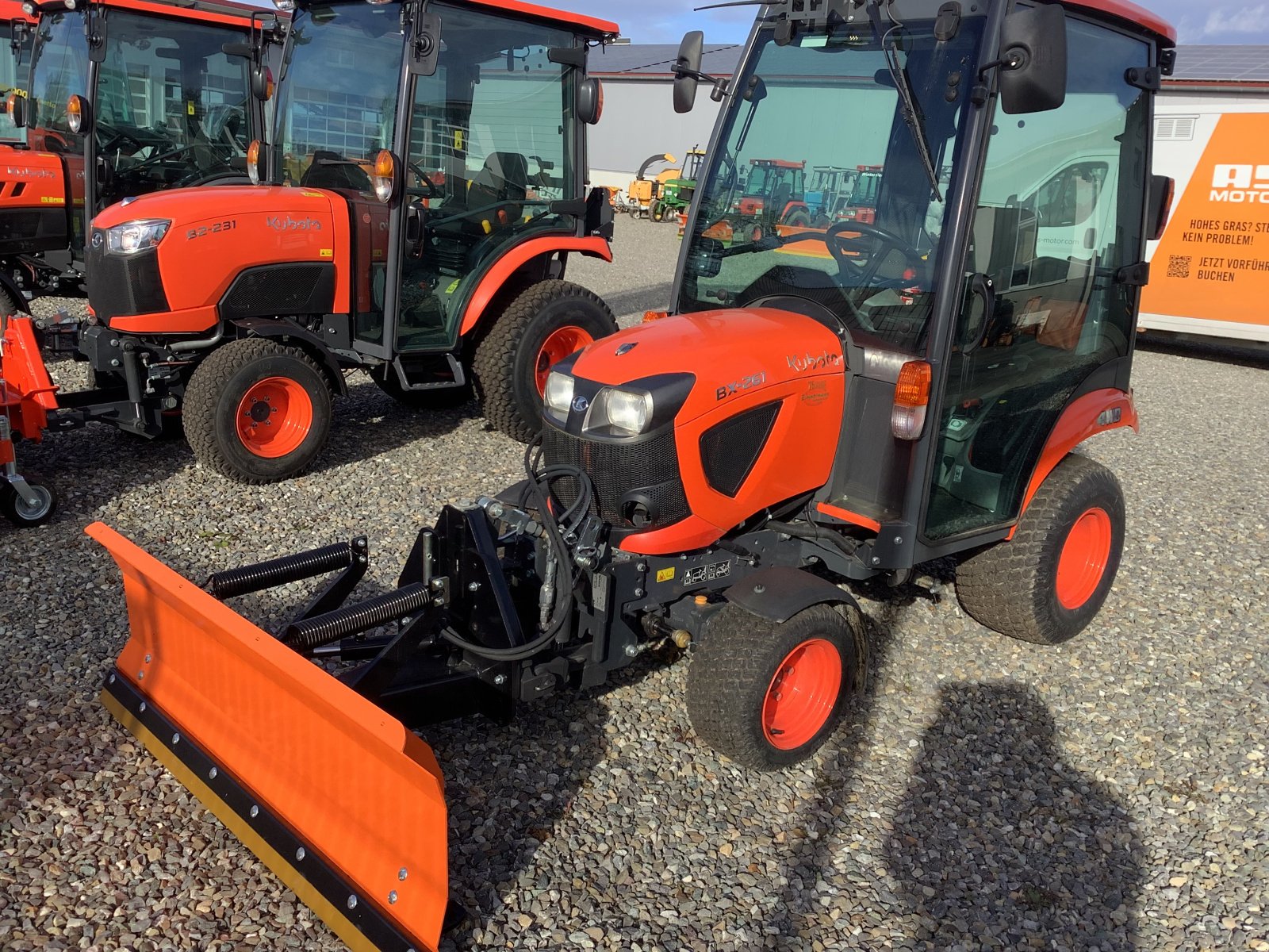 Kommunaltraktor del tipo Kubota BX 261 CAB, Gebrauchtmaschine en Ertingen (Imagen 3)