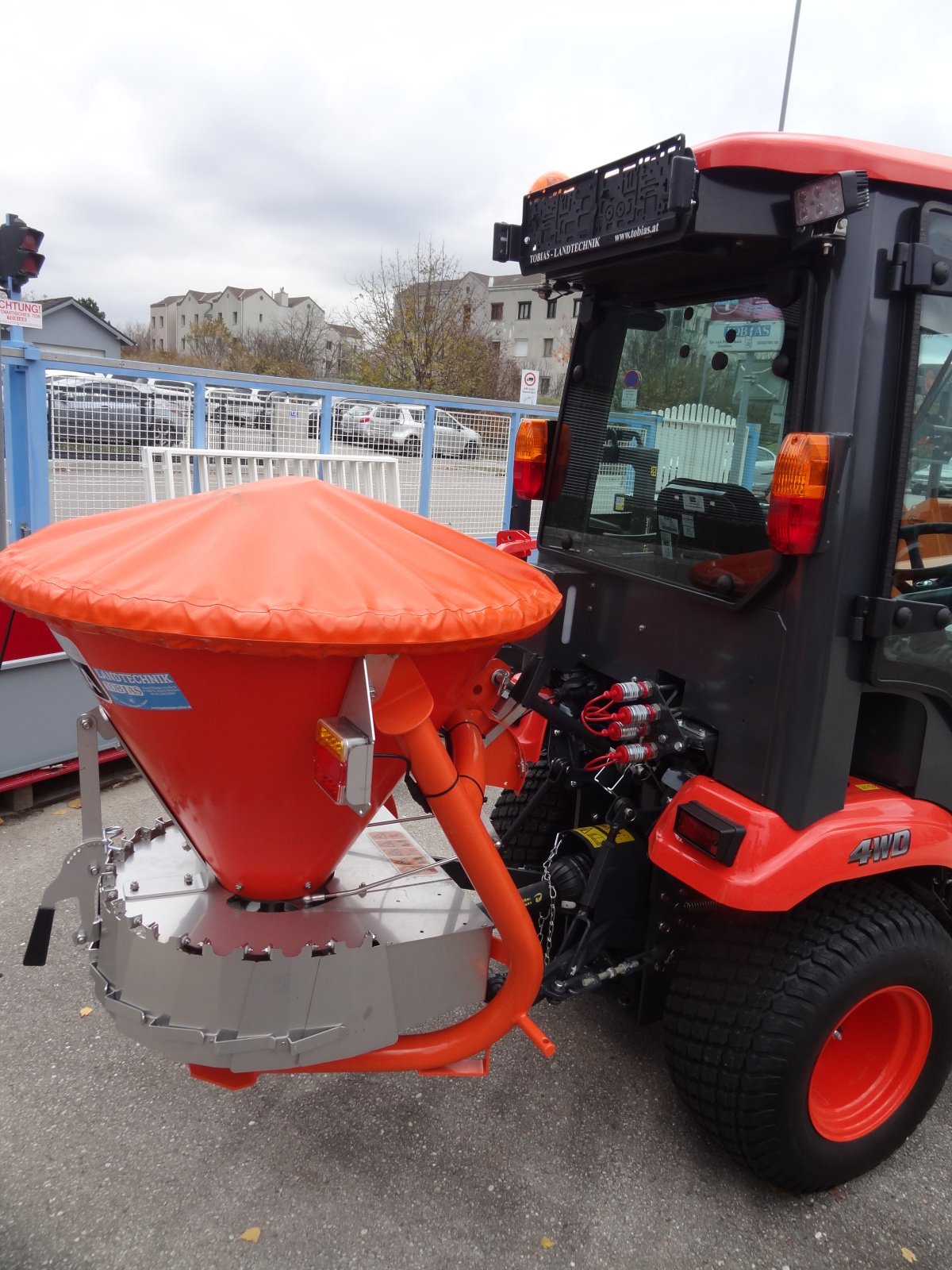 Kommunaltraktor des Typs Kubota BX 261 CAB, Neumaschine in St.Andrä-Wördern (Bild 9)