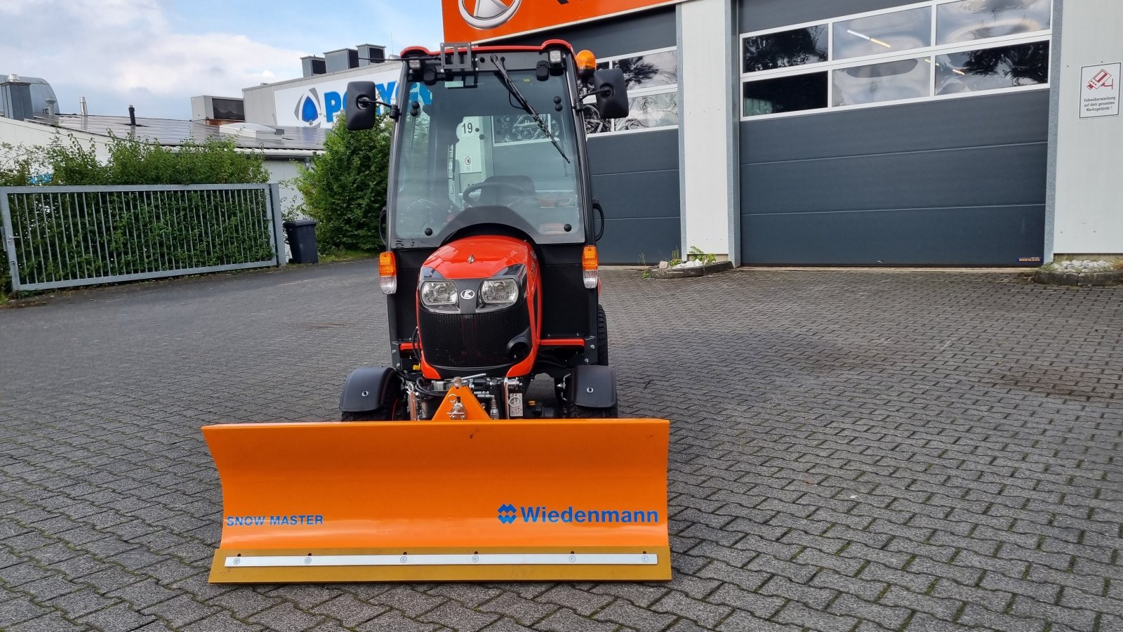 Kommunaltraktor van het type Kubota BX 261 Winterdienst, Neumaschine in Olpe (Foto 8)