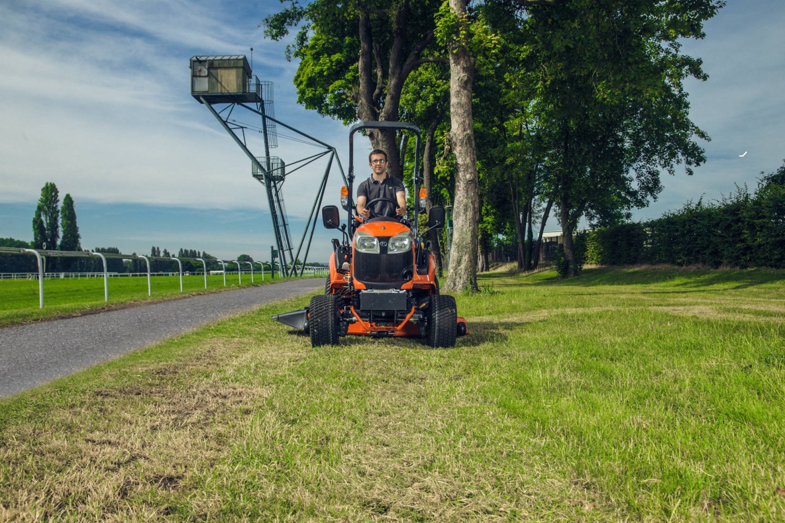 Kommunaltraktor van het type Kubota BX231 ab 0,99%, Neumaschine in Olpe (Foto 5)