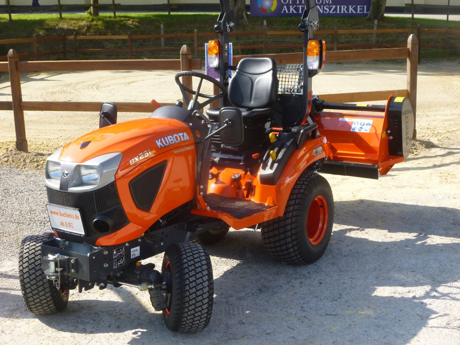 Kommunaltraktor of the type Kubota BX231 Allrad, Neumaschine in Olpe (Picture 8)